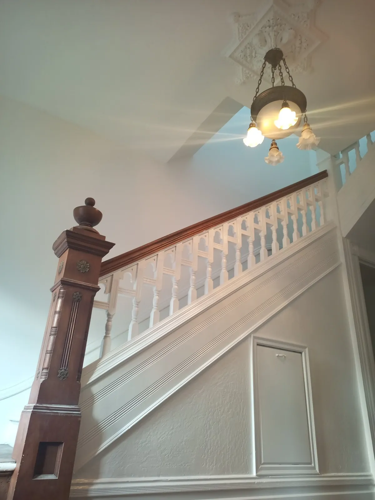 Interior stair & balustrade